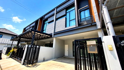 ทาวน์โฮม กรุงเทพมหานคร : ขาย VERVE Rama 9 Premium Townhome | Modern Loft | บ้านใหม่ 2 ห้องนอน | 117 ตร.ม. ทาวน์โฮมสไตล์ Modern Loft จาก SC Asset ในทำเลกรุงเทพกรีฑา–พระราม 9 