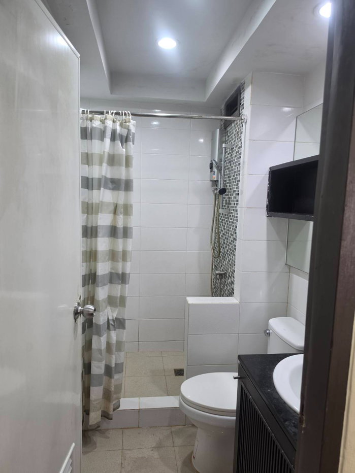รูป แกรนด์โมเดิร์นคอนโด 2 ห้องนอนมีห้อง 9500 กับ12,000 - รูปที่ 10/14
