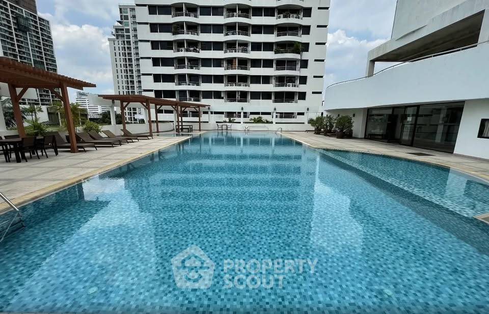 รูป ห้องใหญ่ 2 ห้องนอน 142 ตร.ม. Supalai Place Sukhumvit 39 ใกล้ BTS พร้อมพงษ์ (ID 3313009) - รูปที่ 44/47
