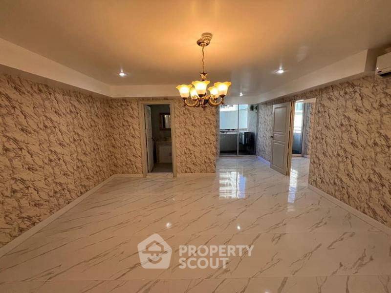 รูป คอนโด 4 ห้องนอน 218 ตร.ม. ที่ Supalai Place Sukhumvit 39 ใกล้ BTS พร้อมพงษ์ (ID 2918153) - รูปที่ 6/7