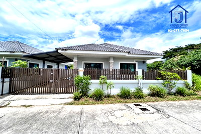 บ้านเดี่ยว ศรีราชา ชลบุรี : ขายบ้านเดี่ยว 50 ตารางวา ถนนศรีราชา-หนองค้อ ซอยศรีราชา-หนองค้อ 29 ใกล้โรบินสัน ศรีราชา 