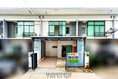Townhouses for sale Samut Prakarn : FOR SALE: Spacious Townhome with Maximum Privacy! Back of House Unblocked! Pruksa Ville Wongwaen-Onnut | Near Suvarnabhumi Airport - King Kaew  