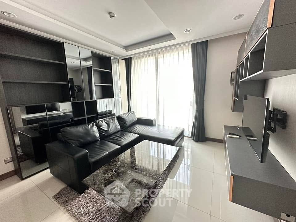 picture 2-BR Condo at Supalai Oriental Sukhumvit 39 near MRT Phetchaburi (ID 3310883) - 2/8