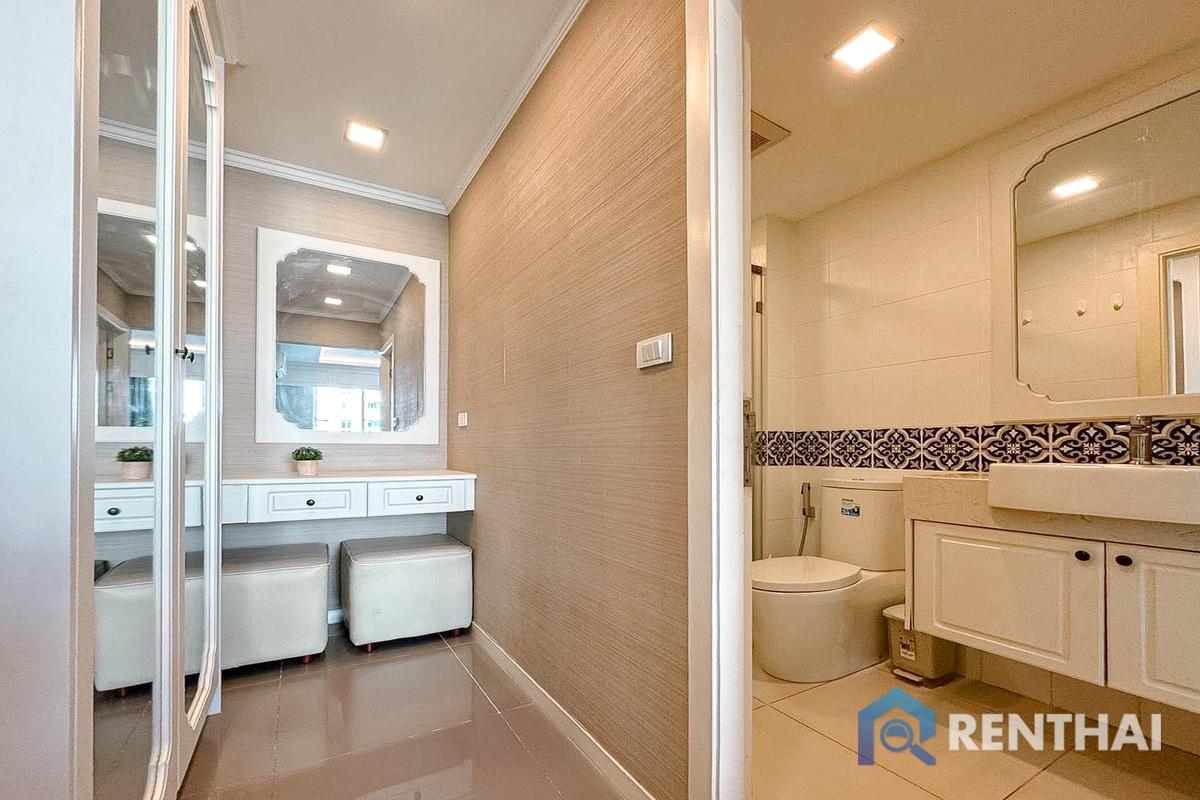 picture Looking for a spacious condo in Jomtien with a relaxing resort atmosphere? - 4/19