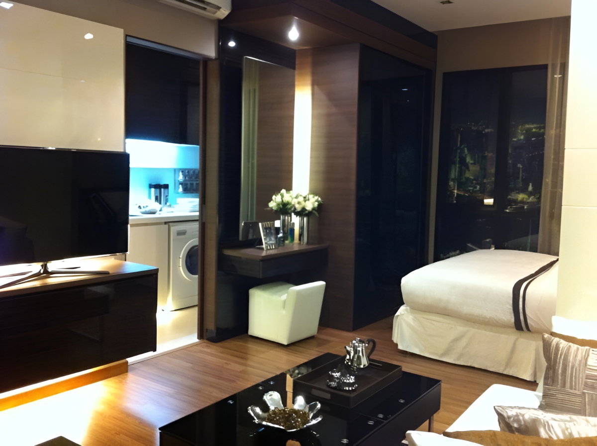 P-56761 ขาย ไอวี่ แอมพิโอ | ห้องสตูดิโอ | 33 ตร.ม. | ชั้น 12A | วิวเมือง | เฟอร์นิเจอร์ครบ  📞 Line ID: @easythaihome | 085-592-2897