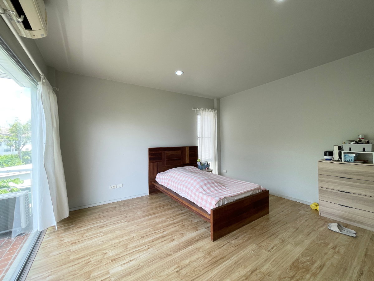 รูป ขายบ้านเดี่ยว Noble GEO Watcharapol | ที่ดิน 54.5 ตร.ว. | 224 ตร.ม. | 3 ห้องนอน | Built-in ทั้งหลัง | ทำเลวัชรพล–บางเขน - รูปที่ 12/25