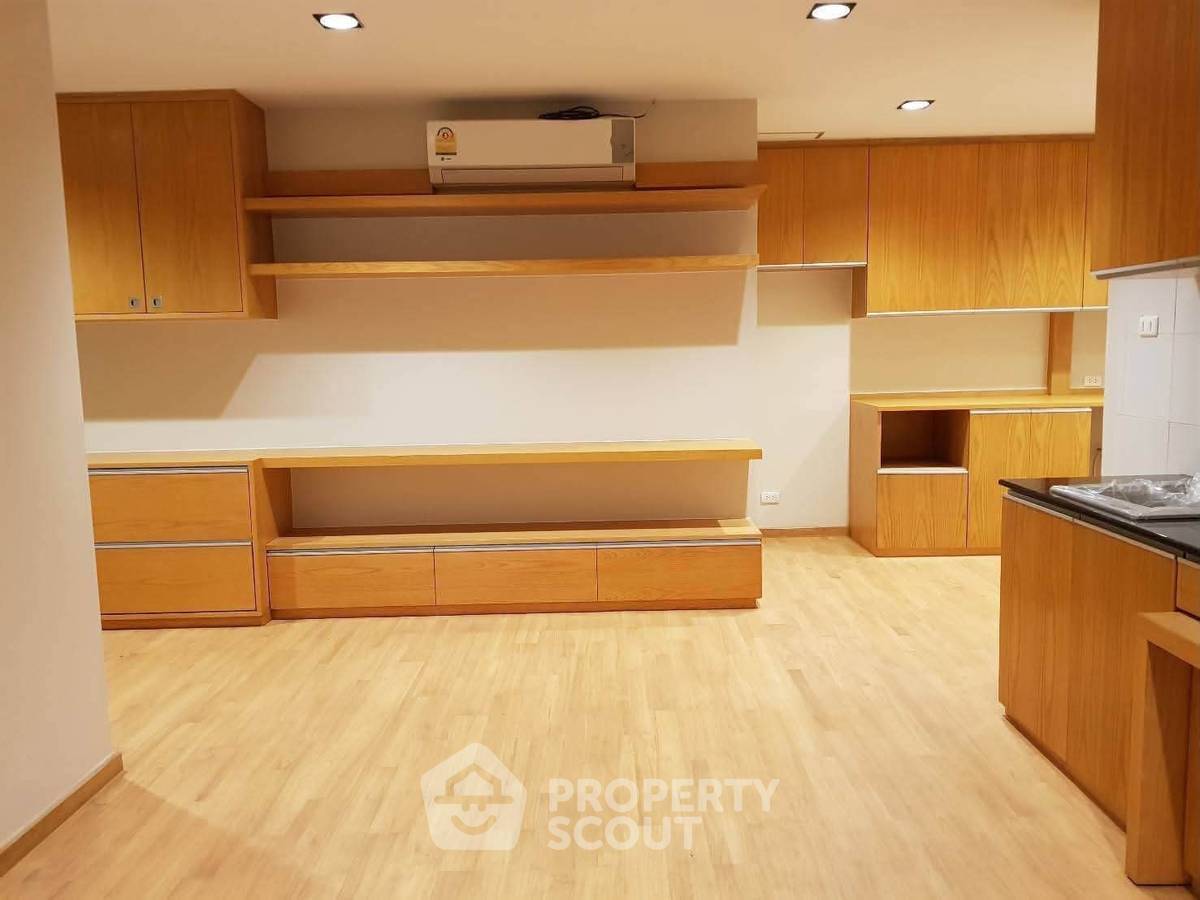 picture 100m To MRT Sam Yan | 2-BR Chamchuri Residence (ID 3208606) - 1/9