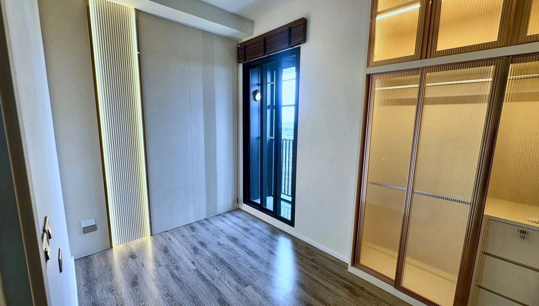 picture Call : 098-889-9168 KnightsBridge Prime Onnut, Corner unit 55 sqm 2 Beds 2 Baths 45 floor, River view, Fully furnished - 7/14