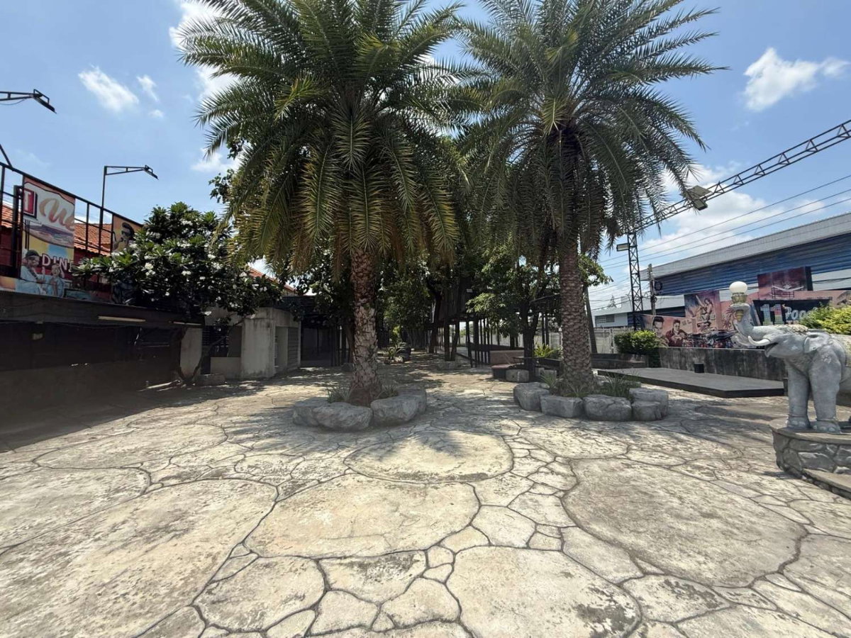picture LAND FOR RENT 1 RAI | PRIME PLOT ON NIMIT MAI ROAD | NIMIT MAI SOI 11 | IDEAL FOR BUSINESS - 1/19