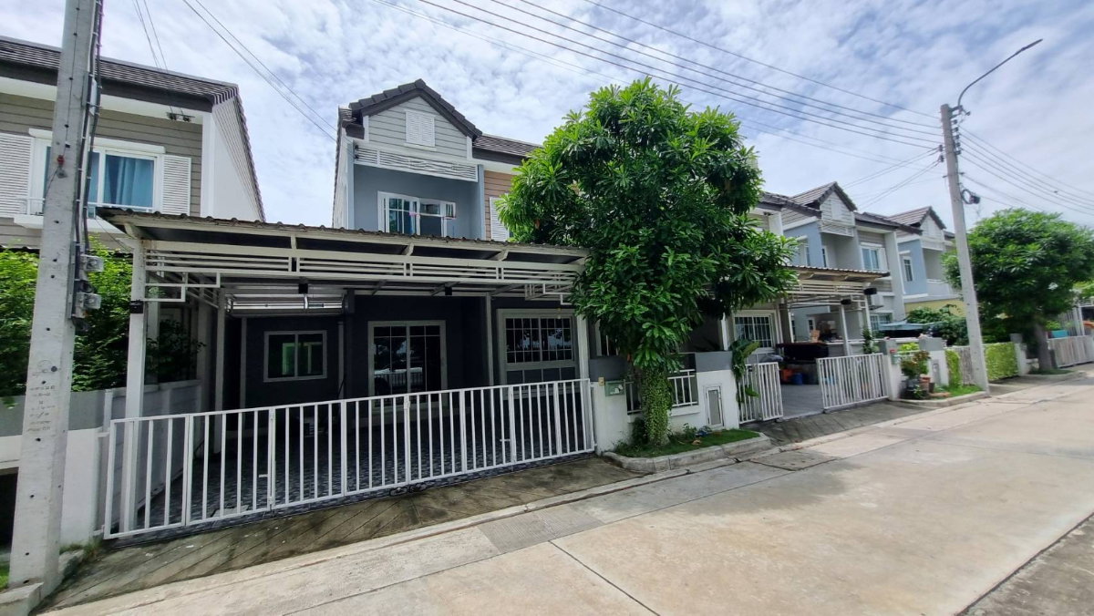 รูป ขายด่วนบ้านแฝดสไตล์บ้านเดี่ยว พร้อมเข้าอยู่ - รูปที่ 3/24