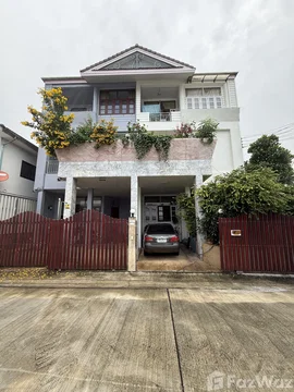 4 Bedroom House for sale in Hua Mak, Bangkok 6781295