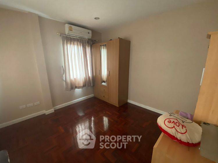 picture Spacious 4-BR House 280 Sqm At Chollada Ram Inthra-Khubon (ID 3309916) - 10/15