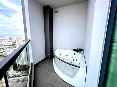 Condos for sale : 2 Bedroom Condo for Sale Arcadia Millennium Tower Pattaya