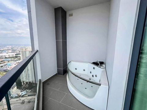 2 Bedroom Condo for Sale Arcadia Millennium Tower Pattaya