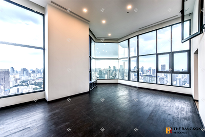 Condos for sale : Luxury Condo Ready to Move-in at the Best Location Park Origin Chula-Samyan near MRT Hua Lamphong Station