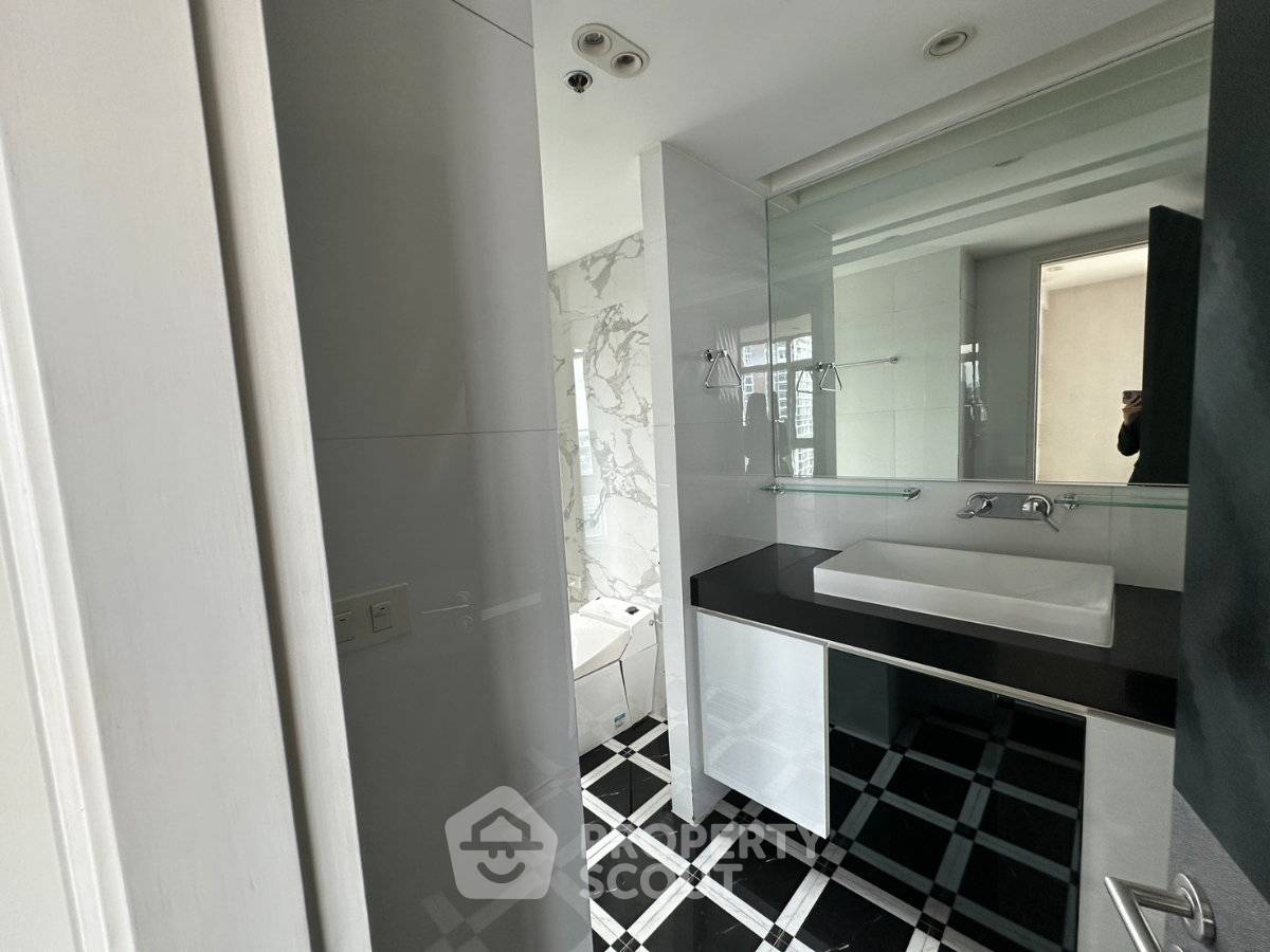 รูป คอนโด 168 ตร.ม. 3 ห้องนอน ชั้น 18 Nusasiri Grand Condominium ใกล้ BTS เอกมัย (ID 3310865) - รูปที่ 24/27
