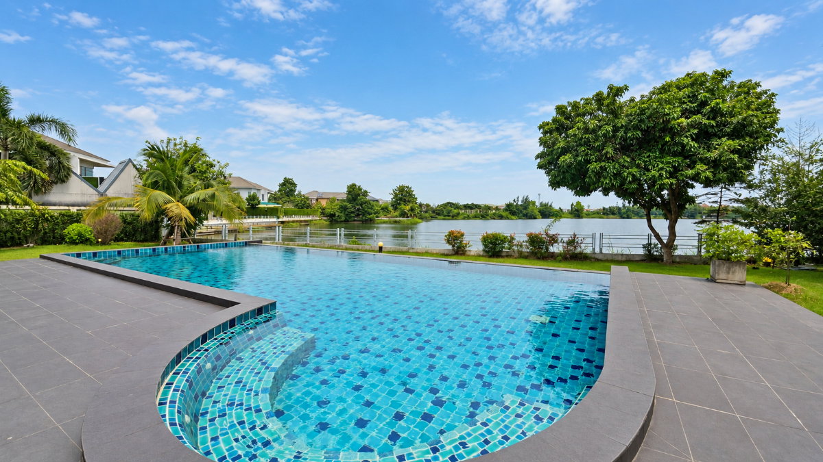 รูป ขายบ้านริมทะเลสาบ Perfect Masterpiece Lakeside (297.6 ตร.ว.) บรรยากาศส่วนตัว สไตล์รีสอร์ท - รูปที่ 7/68