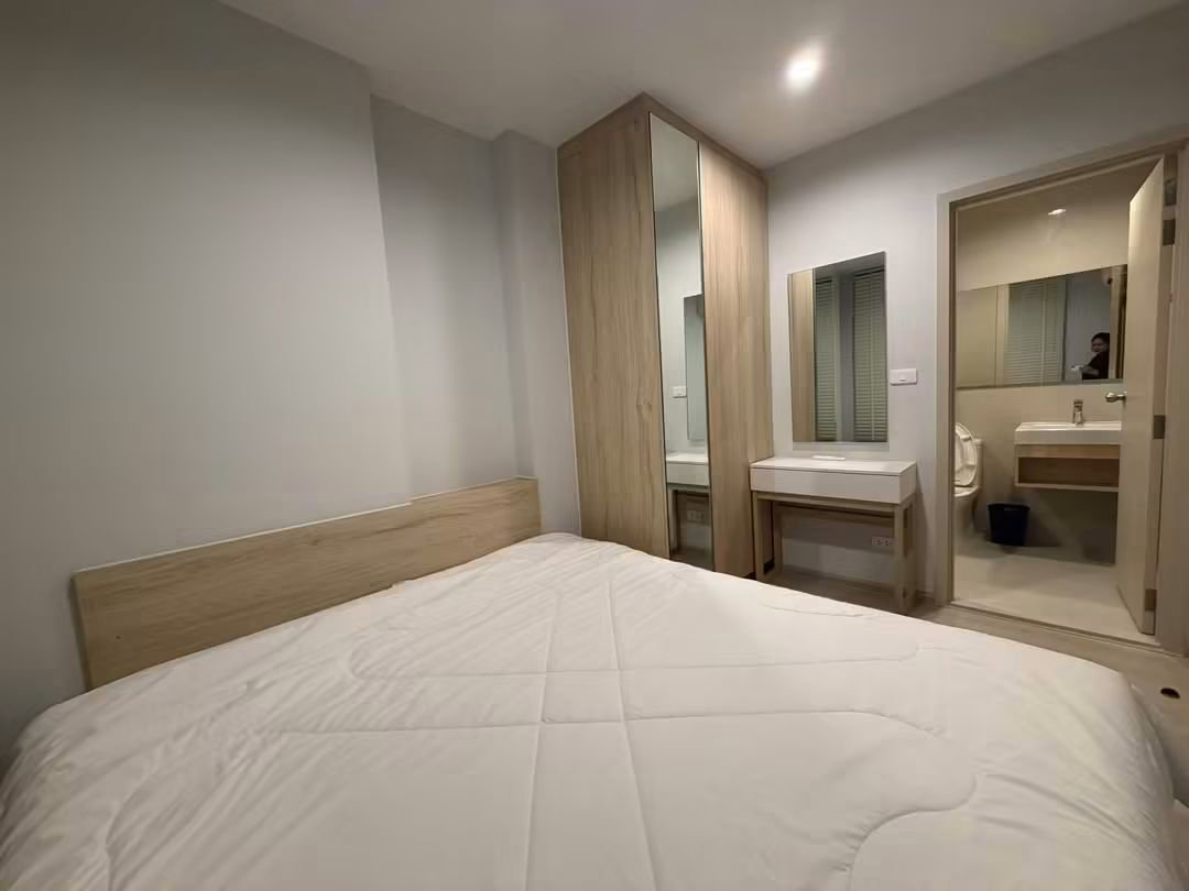 รูป NUE Noble Srinakarin–Lasalle | เช่า 10,000 บ./เดือน | 1 ห้องนอน วิวสระ ชั้น 12 - รูปที่ 2/7
