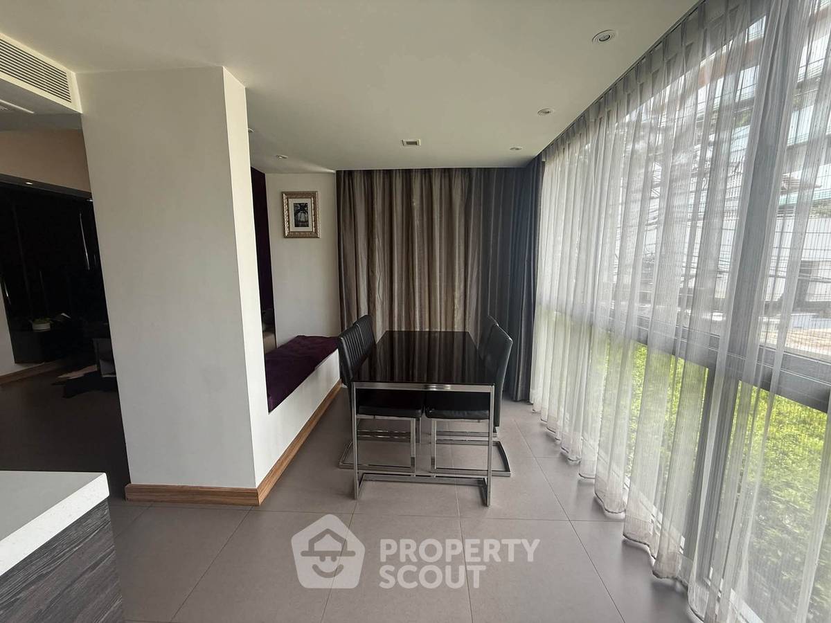 picture Pet-Friendly 2-BR Condo At Down Town 49 Near BTS Phrom Phong (ID 3305887) - 7/11