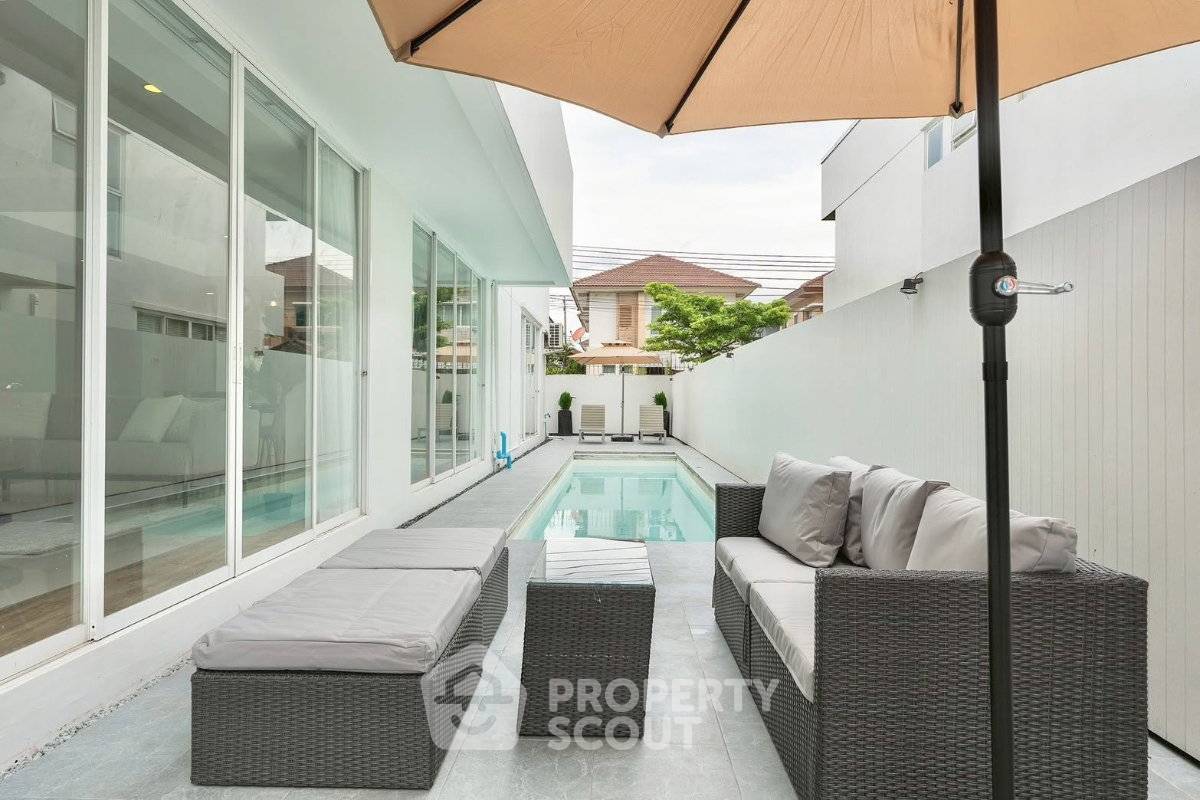 รูป บ้าน 4-ห้องนอน ที่ คอร์ทยาร์ด วิลล่า พระราม 9 – วงแหวน ใกล้ ท่าอากาศยานสุวรรณภูมิ (ID 3306507) - รูปที่ 2/6