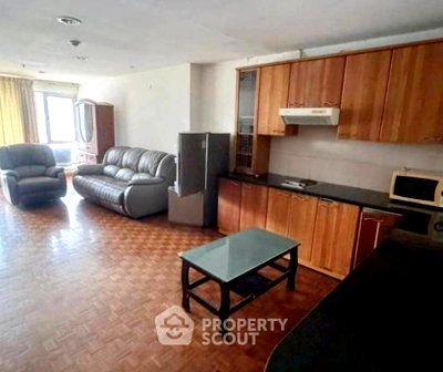 ขายคอนโด : คอนโด 1-ห้องนอน ที่ สุขุมวิท สวีท คอนโดมิเนียม ใกล้ BTS นานา (ID 3239274)