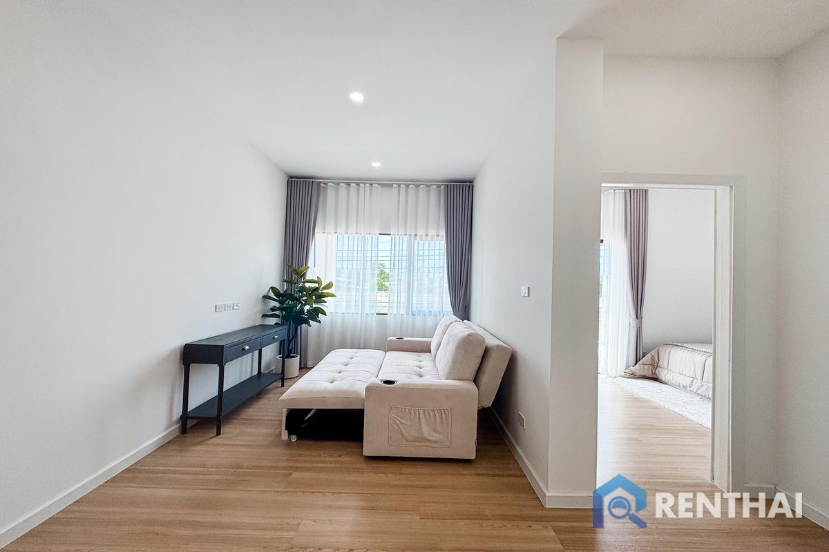 picture Spacious Pool Villa on a Large Corner Plot - 14/25