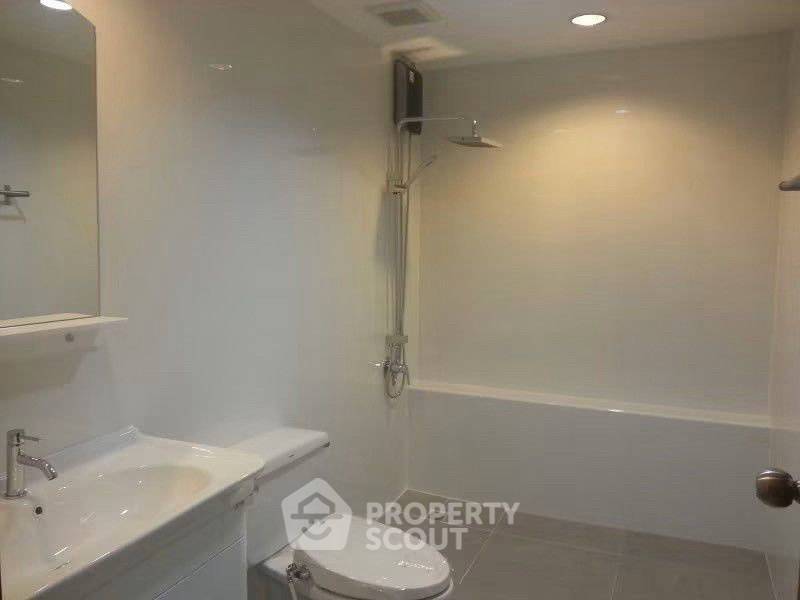 picture 2-BR Condo at Rama Harbour View Condominium in Surasak (ID 3079515) - 8/14
