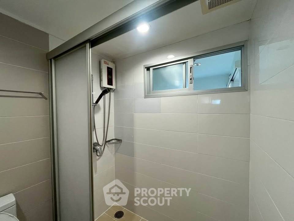 picture 2-BR Condo at Lumpini Place Rama 9–Ratchada near MRT Phra Ram 9 (ID 3312293) - 26/29