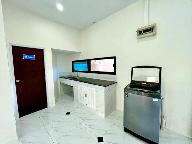 picture Thailand Townhouse for rent 3 bedroom 19 Square Wa 21999 THB per month. - 3/8