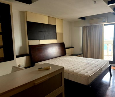 คอนโดให้เช่า : ให้เช่า State Tower Bangkok  ชั้น 44  City View  ห้องขนาด 68 ตร.ม.  1 ห้องนอน  1 ห้องน้ำ