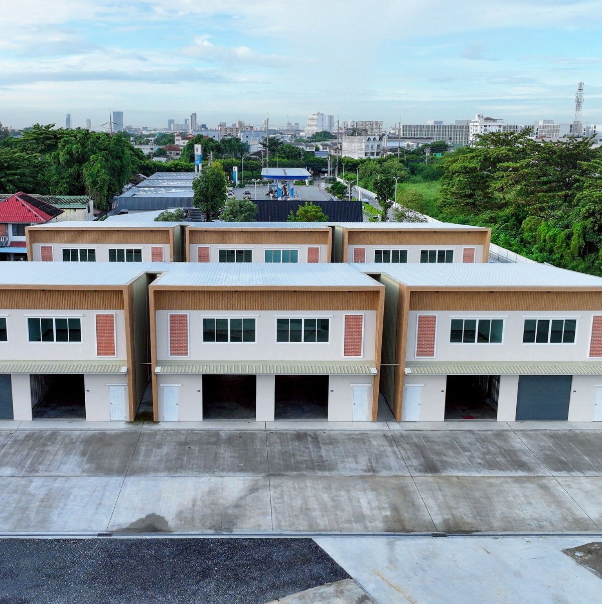 สำนักงาน + โกดังให้เช่า ใกล้ รถไฟฟ้าสายสีเหลือง สถานีศรีนุชเพียง 800 ม.