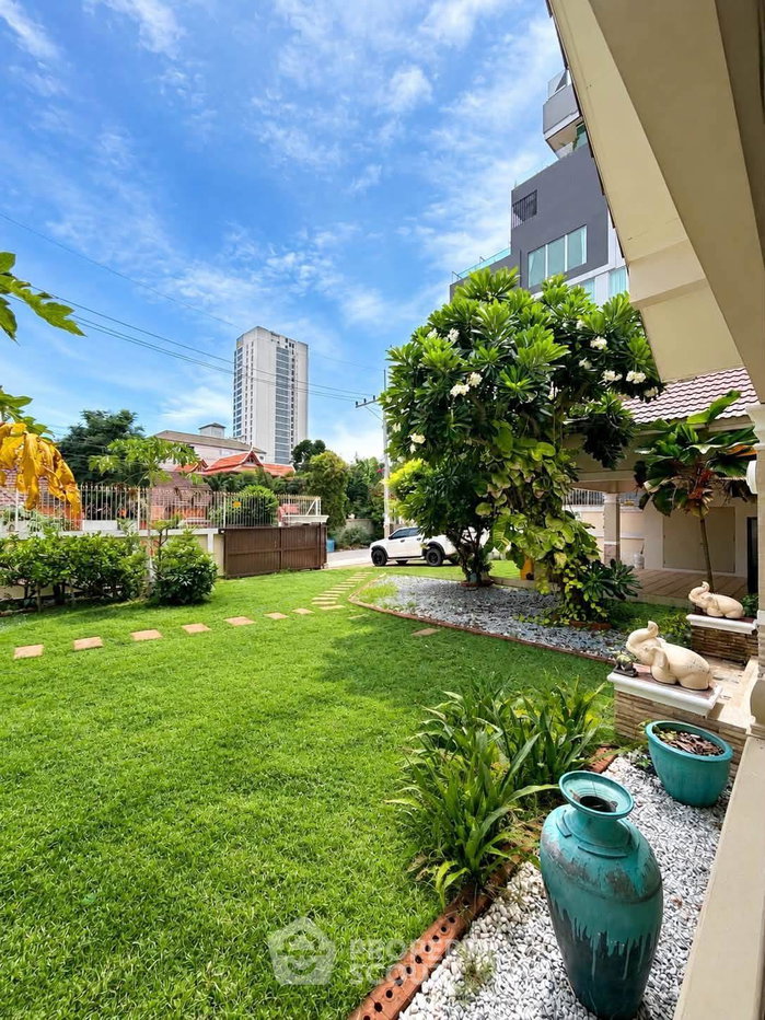 รูป วิลล่า 4 ห้องนอน พื้นที่ 868 ตร.ม. สำหรับขายในพัทยา หนองปรือ (ID 3309853) - รูปที่ 2/9
