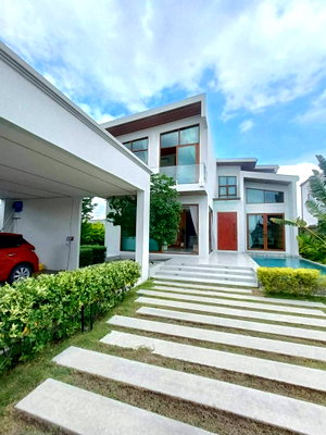 Houses for sale Bang Lamung Chonburi : For Sale: Atmoz Prime Villa – a stunning, luxurious new pool villa with a private pool, move in Ready.