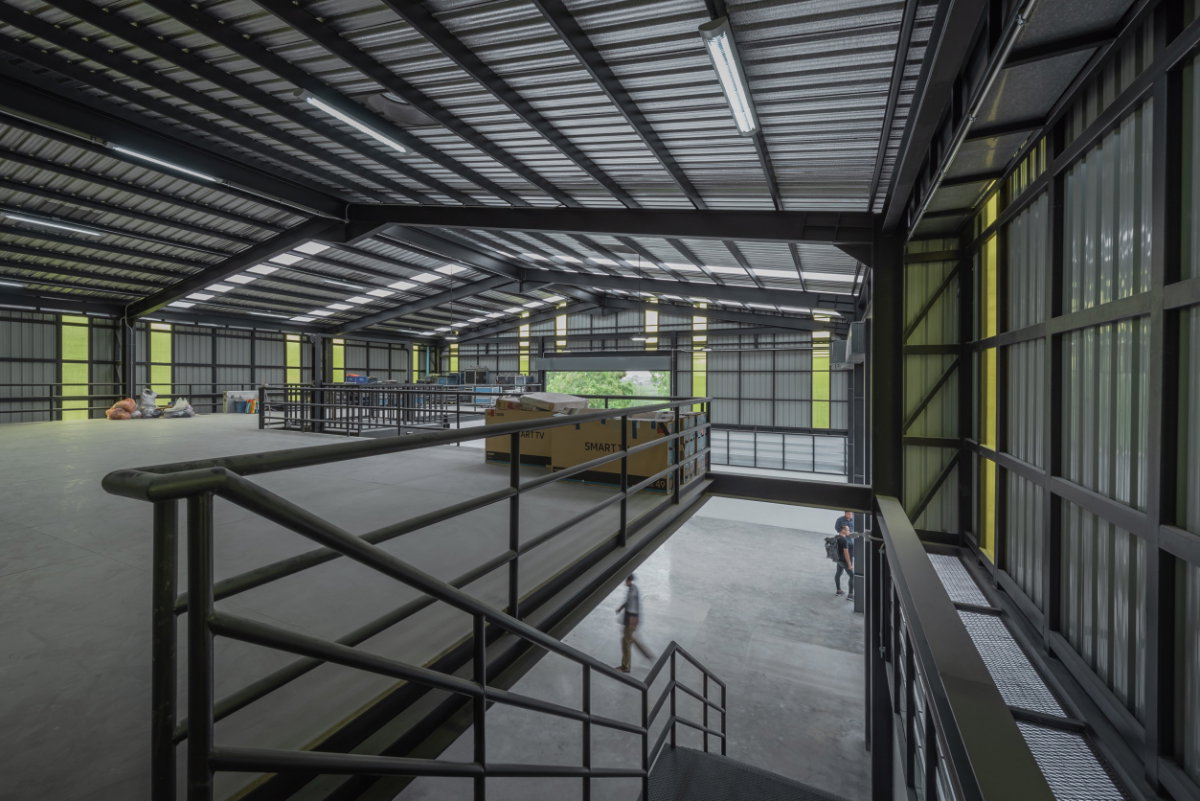 รูป ขายสำนักงาน Luxury modern&Warehouse พื้นที่ 396 ตร.วา. รามอินทราซอย5 ทำเลดีมาก มีโกดัง ขนาดใหญ่ 2 ขั้น พื้นที่ใช้สอย 1100 ตรม. ที่จอดรถกว่า 20 คัน - รูปที่ 16/18