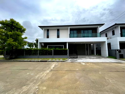 Houses for rent Pathumthani : 🏡 #MT2609_142 🏡 💥Urgent!💥 Definitely available—click fast before it’s gone! ‼️ For Rent 130k 🔥 Centro Vibhavadi Project.