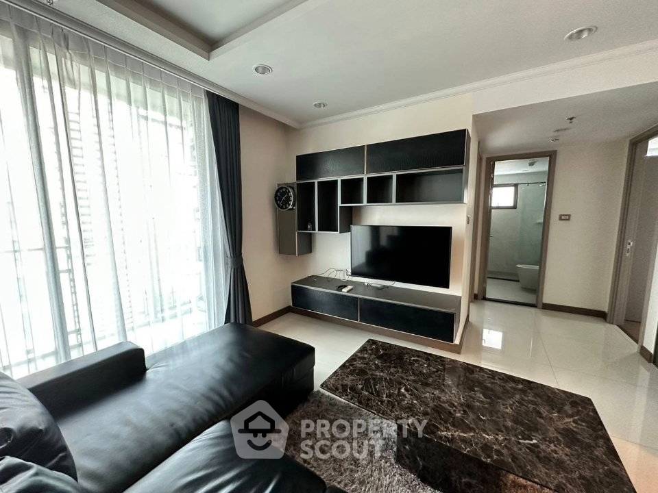 picture 2-BR Condo at Supalai Oriental Sukhumvit 39 near MRT Phetchaburi (ID 3310883) - 1/8