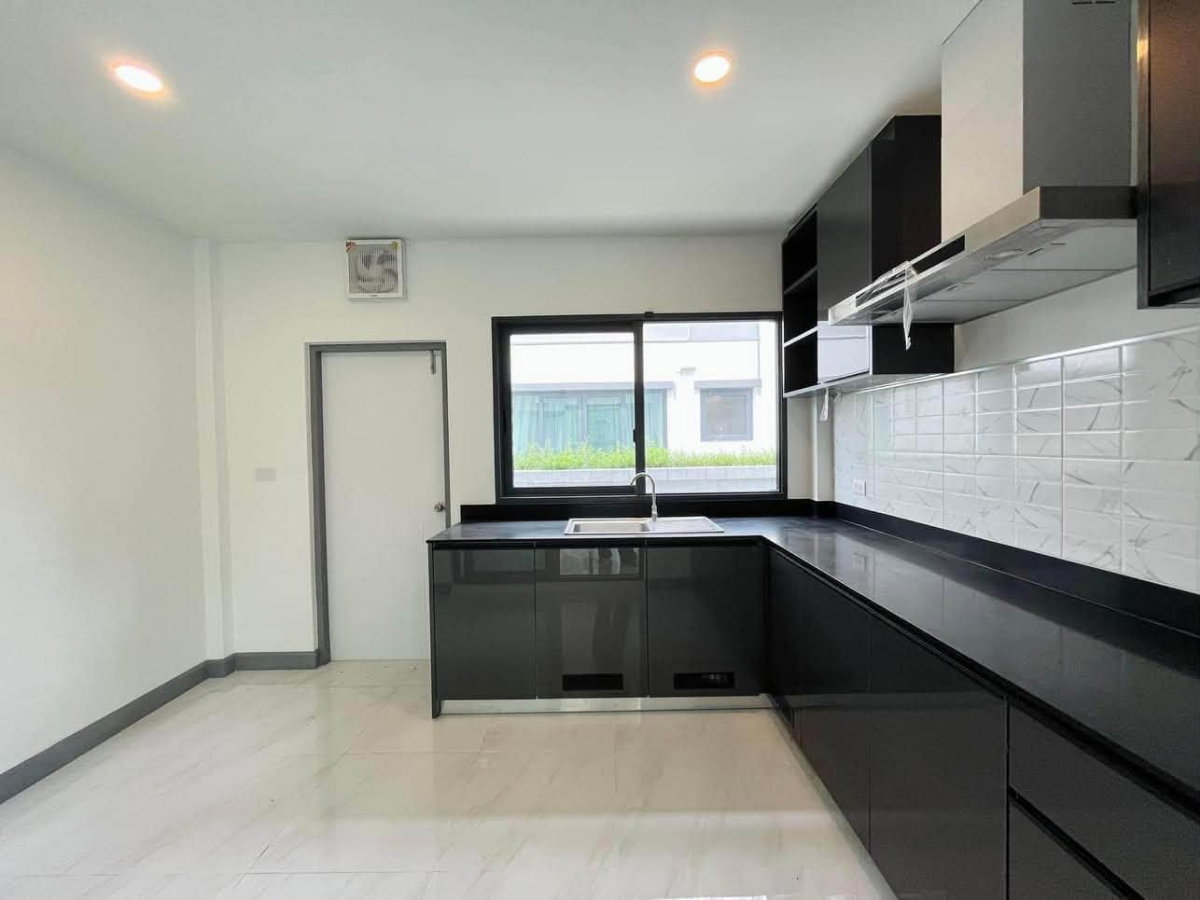 รูป ให้เช่าบ้านเดี่ยว The City Sukhumvit–Onnut | บ้านแปลงมุม | 252 ตร.ม. | 4 ห้องนอน 5 ห้องน้ำ - รูปที่ 4/12