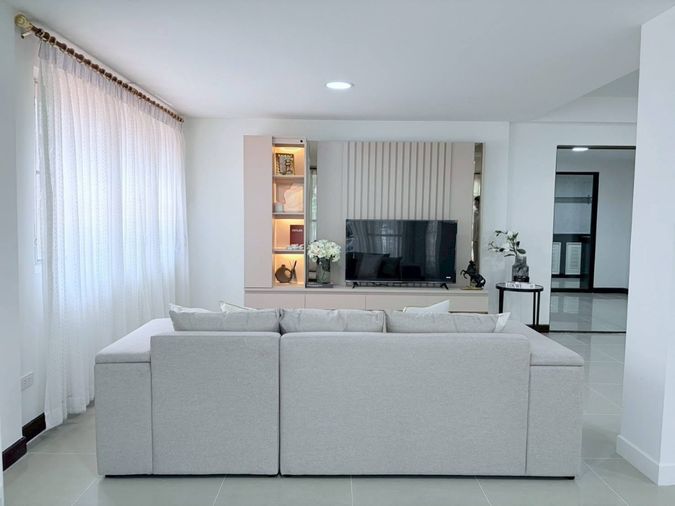 6-bed house for rent, 70 sqm, 280 sq wah, Baan Huai Kwang-Sutthisan