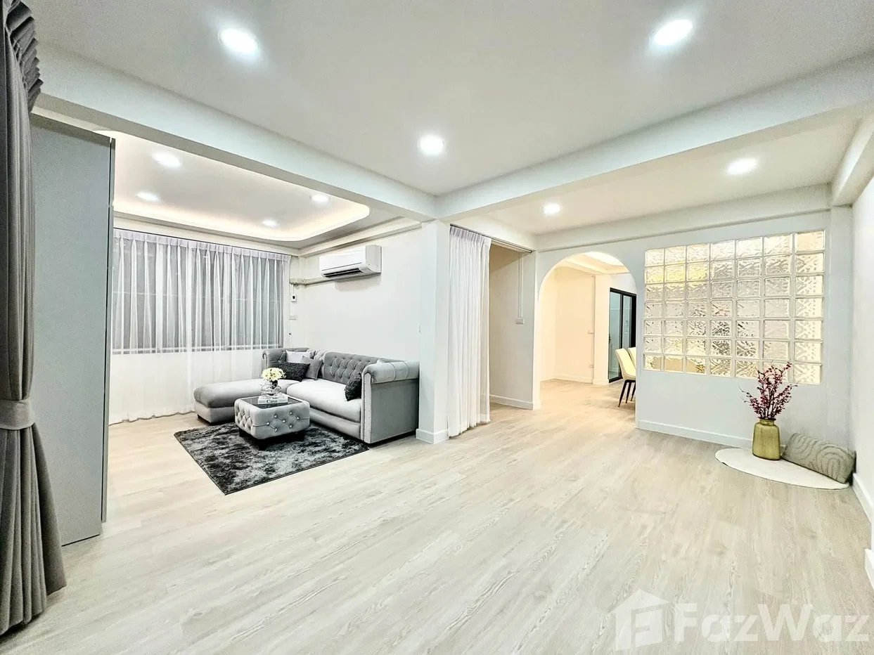 รูป บ้านเดี่ยวให้เช่า 5 ห้องนอน ใน ห้วยขวาง, กรุงเทพมหานคร 6781760 - รูปที่ 3/8