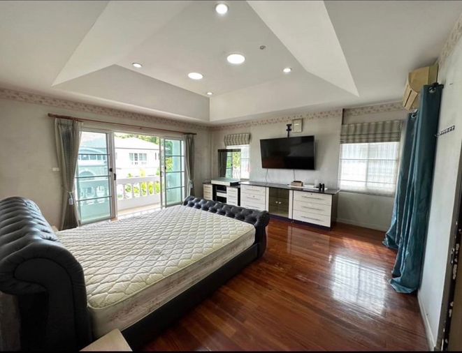 4-bed house for rent, 300 sqm, 94.5 sq wah, Nantawan Suanluang Rama 9