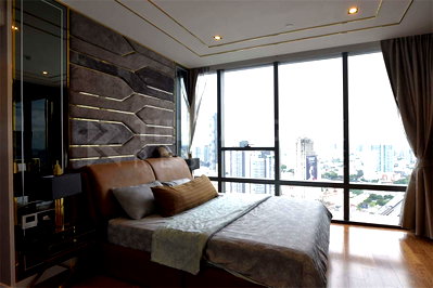 Condos for sale : Live the Luxury Style in a High-potential Location The Bangkok Sathorn near BTS Surasak