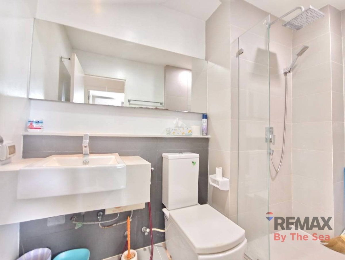 picture Pool Access Beachfront Condo for Rent at ACQUA Jomtien | 1 Bedroom, 40 SQ.M. - 3/13