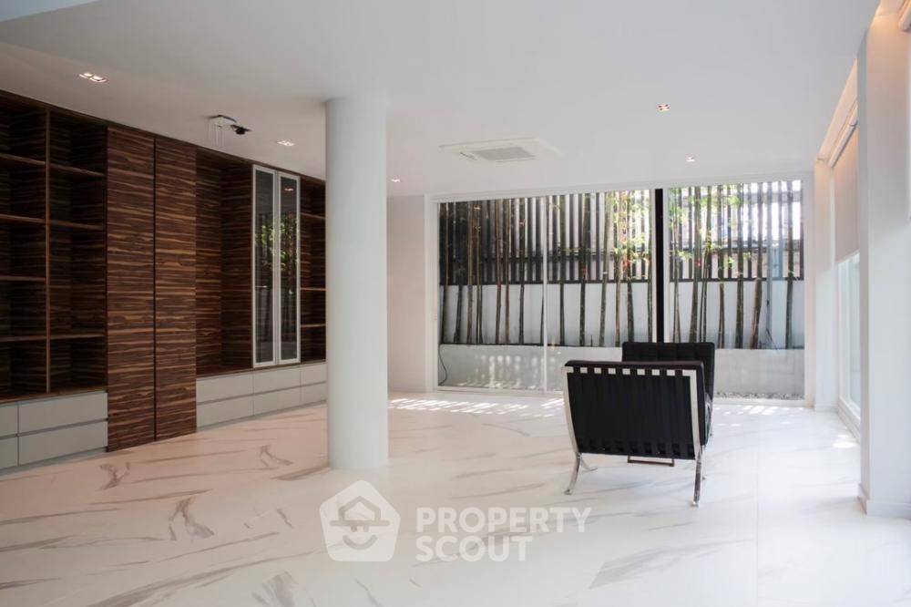 รูป คอนโด 3 ห้องนอน 650 ตร.ม. Prompak Gardens ใกล้ BTS พร้อมพงษ์ (ID 1032317) - รูปที่ 7/48