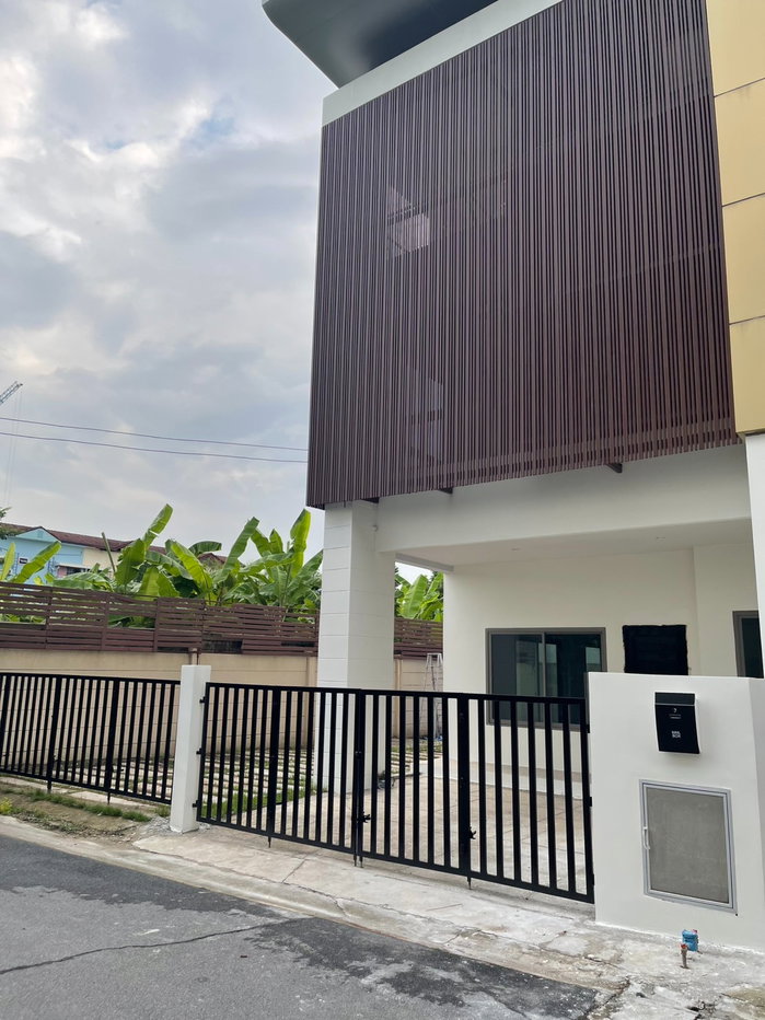 รูป ให้เช่า TownHome ตรงข้ามเซ็นทรัลแจ้งวัฒนะ สถานีรถไฟฟ้าแจ้งวัฒนะปากเกร็ด28 - รูปที่ 1/14