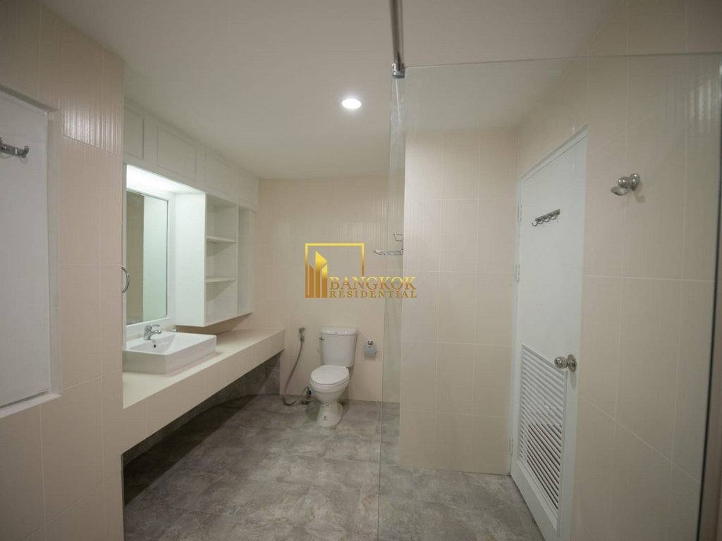 รูป Oriental Towers | Very Spacious 3 Bedroom Condo in Ekkamai - BR6656CD - รูปที่ 15/31