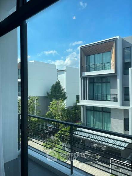picture 3-BR Townhouse at Nirvana Define Rama 9 in Suan Luang (ID 3306483) - 7/8