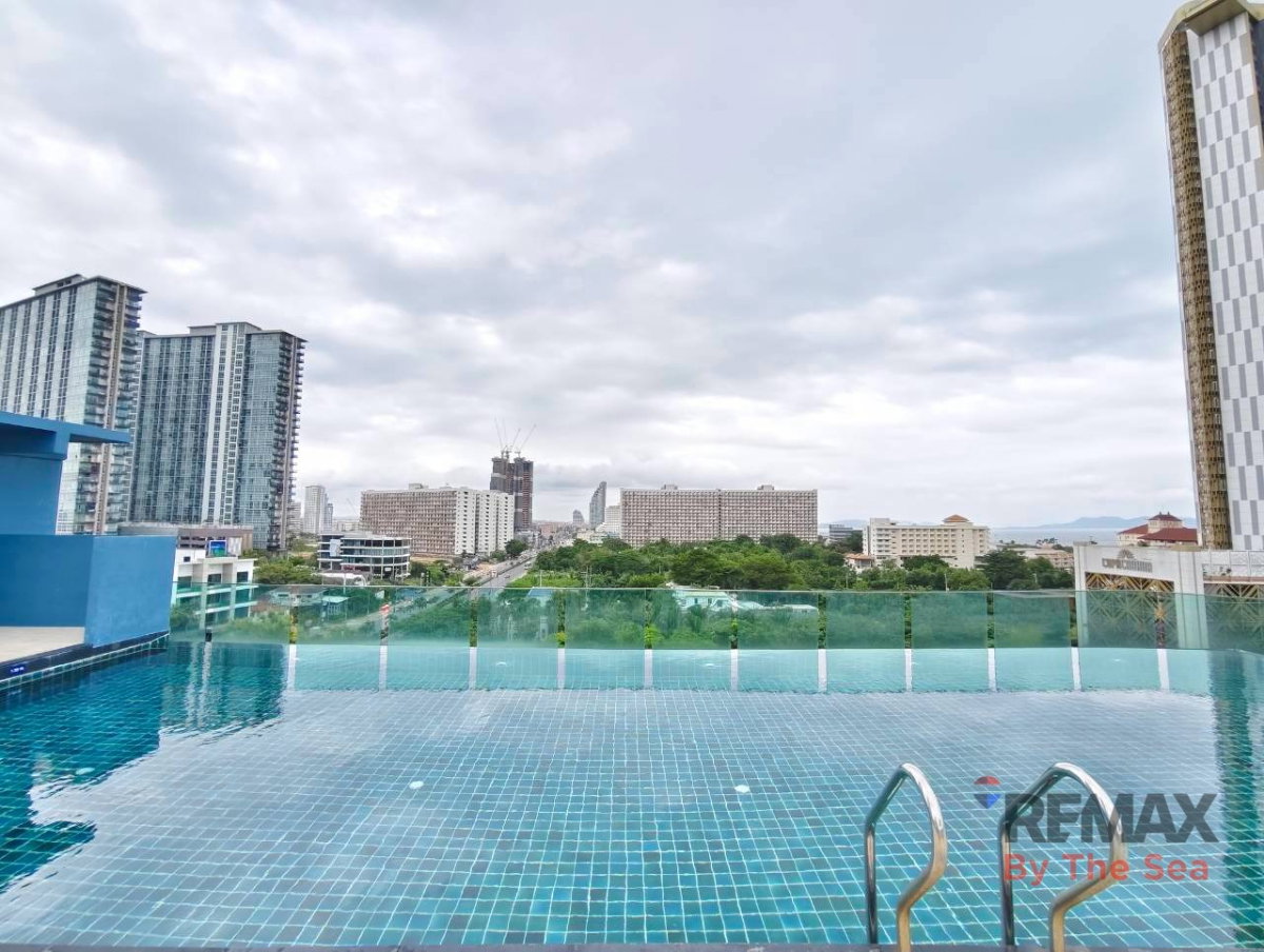 picture Pool Access Beachfront Condo for Rent at ACQUA Jomtien | 1 Bedroom, 40 SQ.M. - 10/13
