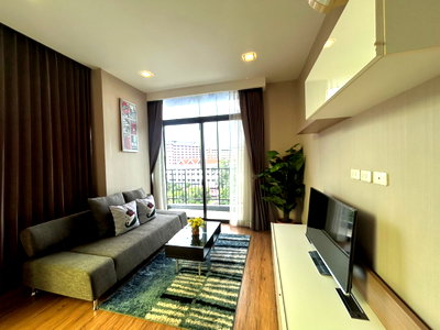 Condos for rent 700 Year Sports Arena Chiang Mai : FOR RENT 1bedroom : STYLISH CONDO near nimman CMU Maya  :Tel. 082-389-9314 (Boo)