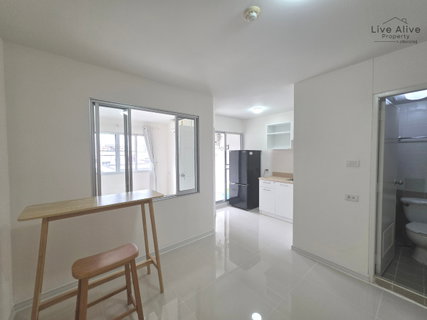 For Sale: Lumpini Condo Town Bodindecha–Ramkhamhaeng, 1-bedroom unit, near Ramkhamhaeng University.