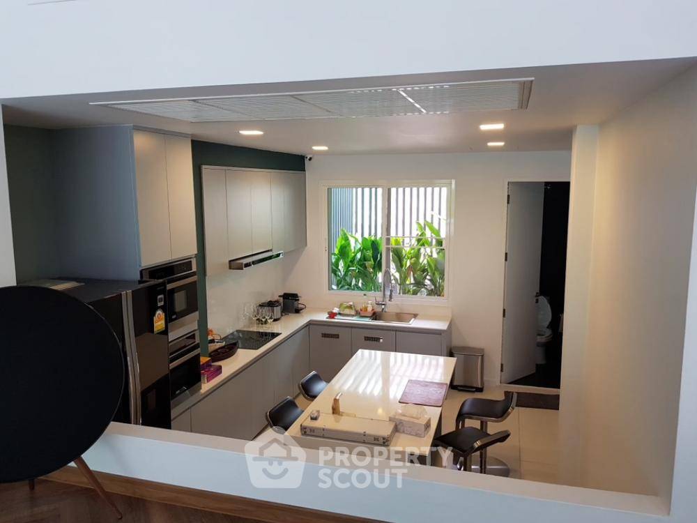 รูป คอนโด 3 ห้องนอน 650 ตร.ม. Prompak Gardens ใกล้ BTS พร้อมพงษ์ (ID 1032317) - รูปที่ 19/48